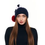 Шапка «A062» вязаная с узором косы