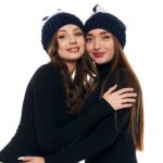 Шапка «A062» вязаная с узором косы