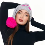 Шапка «A052» вязаная с узором косы