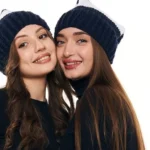 Шапка «A062» вязаная с узором косы